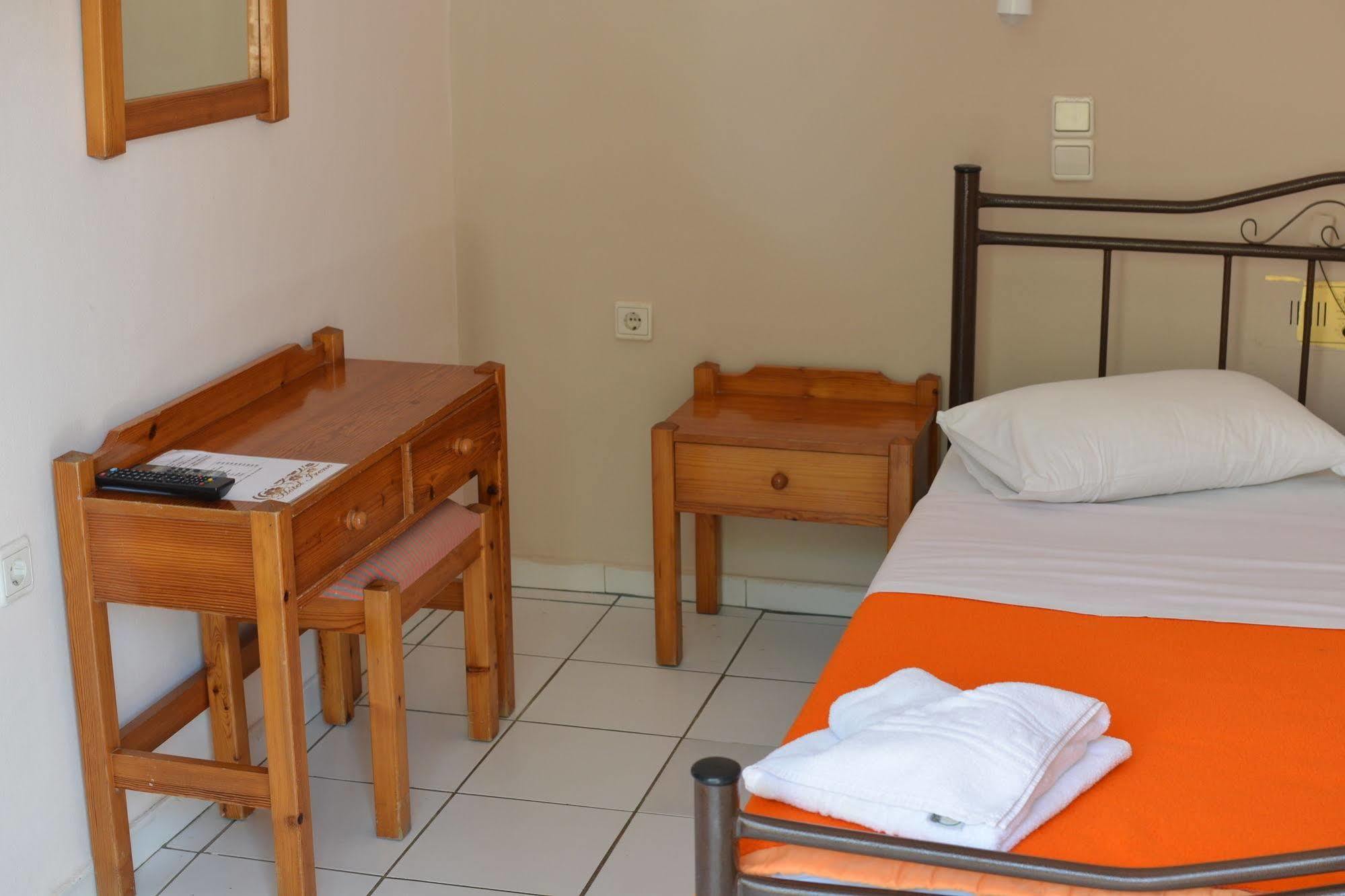 Irene Hotel Chania  ภายนอก รูปภาพ